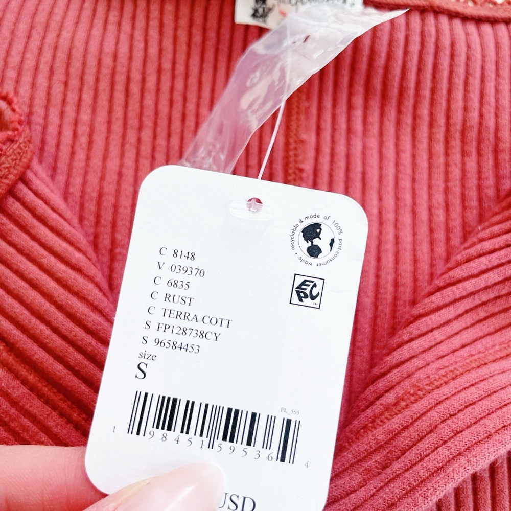 Free People Ribbed Button-Front Top – Size Small – NWT - Picture 4 of 9